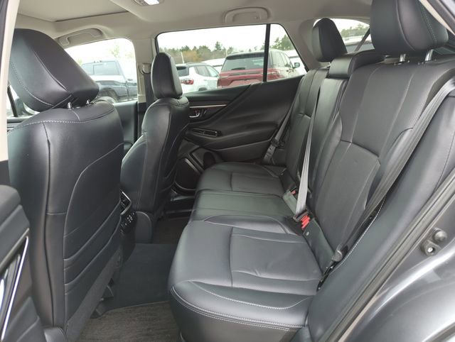Used 2023 Subaru Outback Limited image 32
