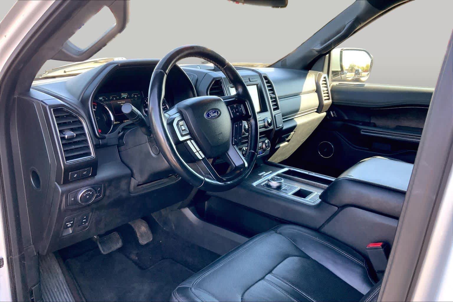 Used 2018 Ford Expedition Max Limited RWD image 17