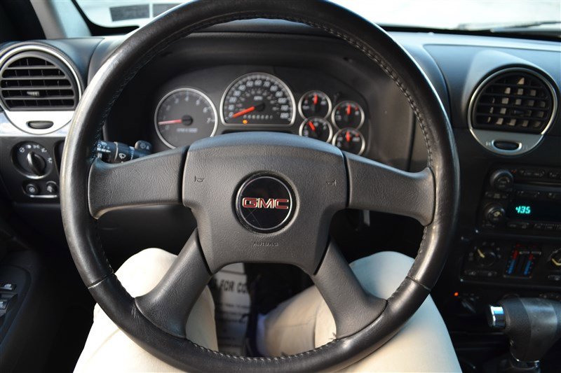 Used 2007 GMC Envoy SLE image 12