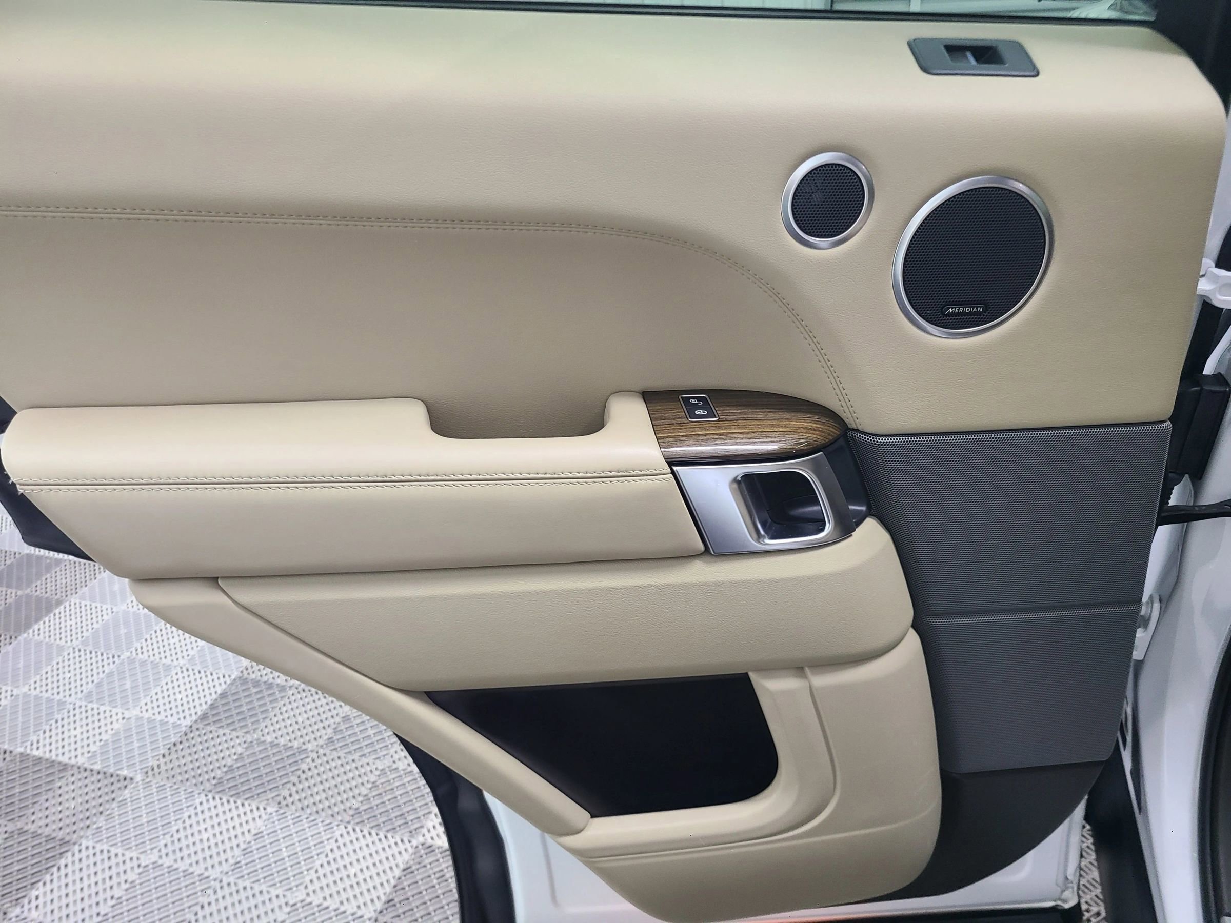 Used 2016 Land Rover Range Rover Sport Supercharged image 37