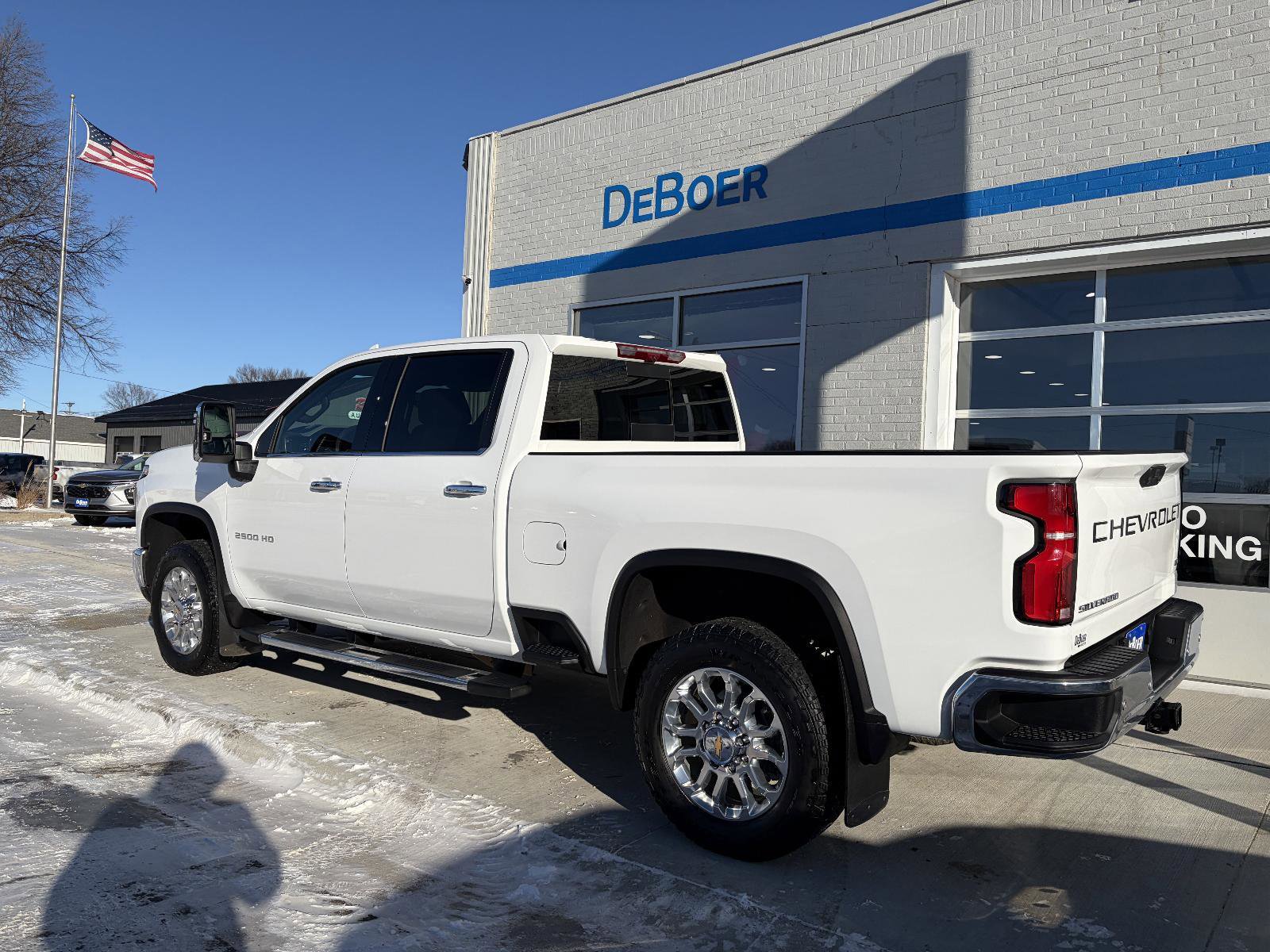 Used 2025 Chevrolet Silverado 2500 LTZ w/ LTZ Premium Package AWD/4WD image 3