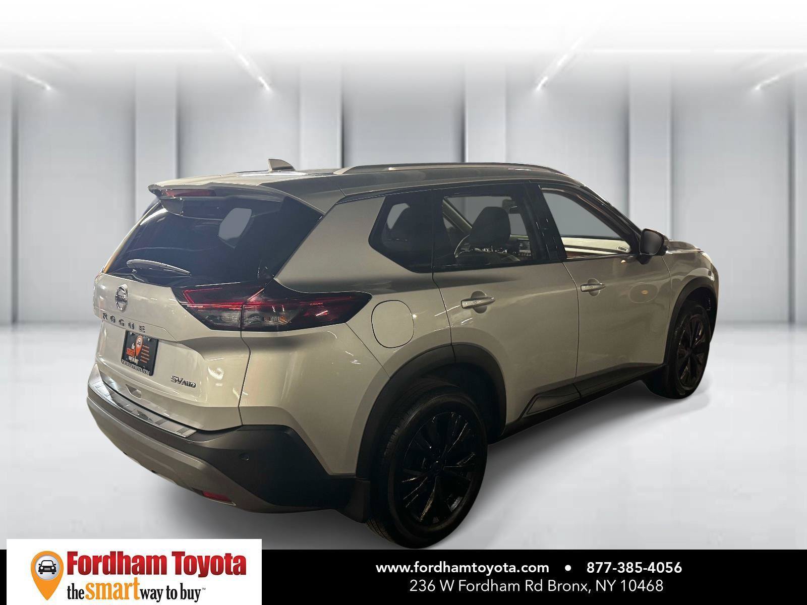 Used 2021 Nissan Rogue SV w/ Premium Package AWD/4WD image 7