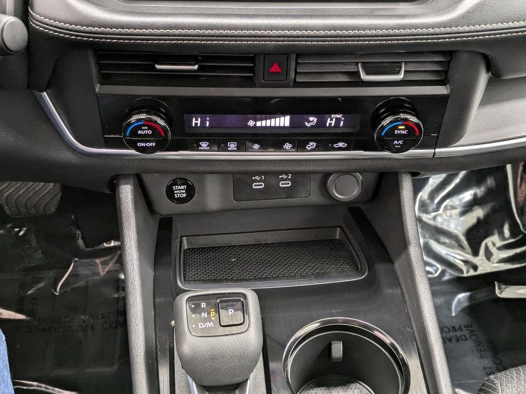 Used 2024 Nissan Rogue SV image 26