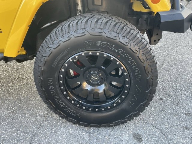 Used 2015 Jeep Wrangler Unlimited Sahara image 11