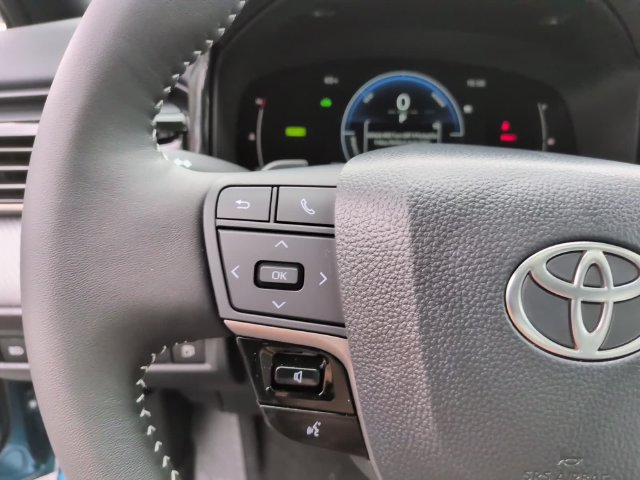 Used 2026 Toyota Camry SE FWD image 16