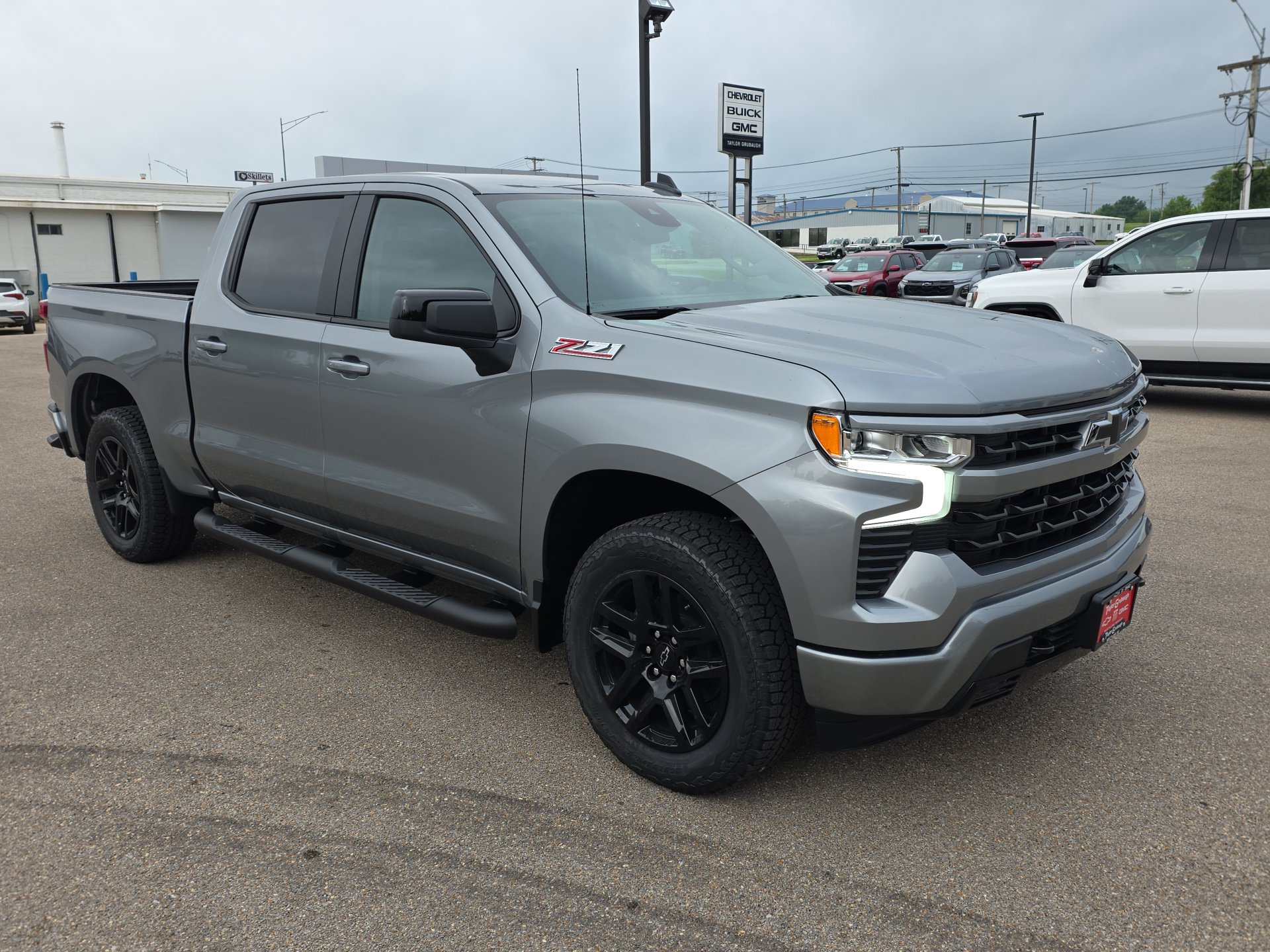 New 2026 Chevrolet Silverado 1500 RST w/ Convenience Package II AWD/4WD image 2