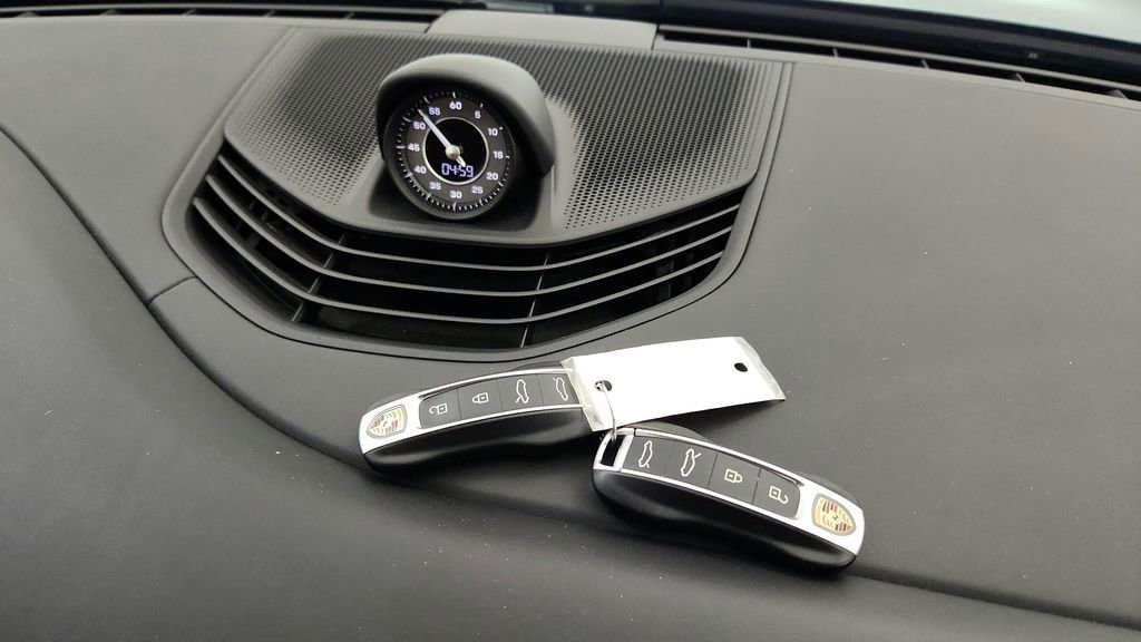 Used 2020 Porsche Taycan Turbo S AWD/4WD image 50