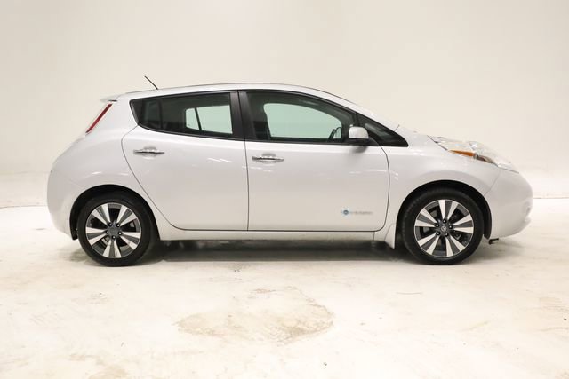 Used 2016 Nissan Leaf SV image 3