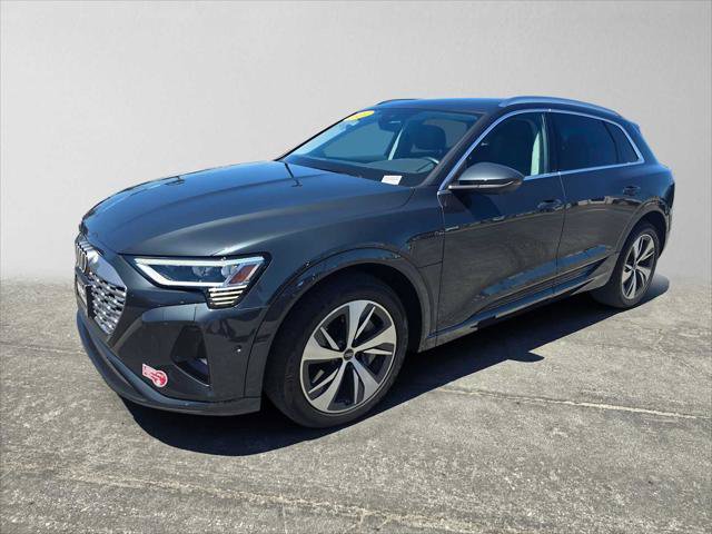 Used 2024 Audi Q8 e-tron Premium Plus AWD/4WD image 7