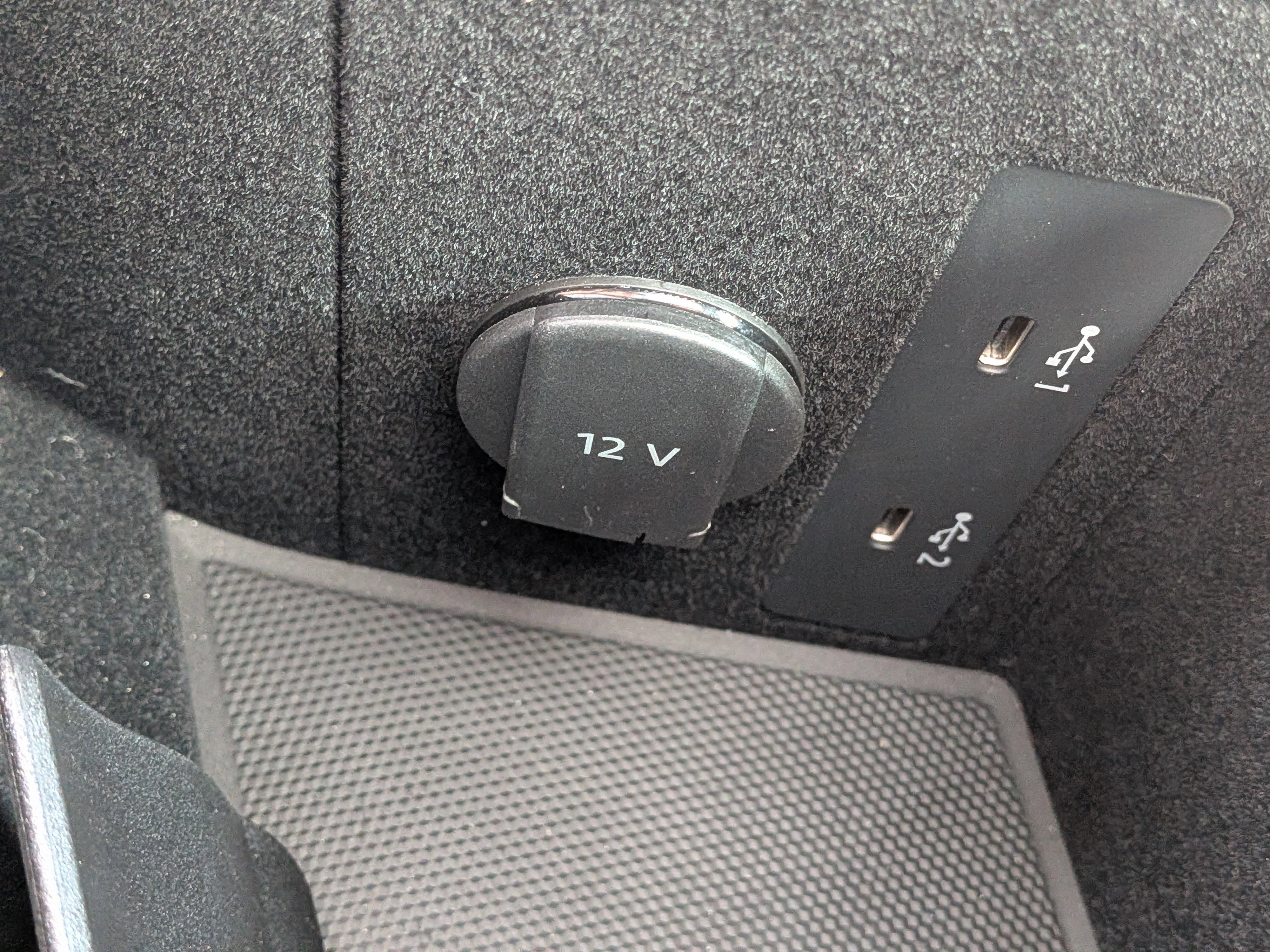 Used 2023 Porsche Taycan image 31