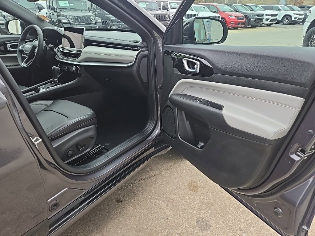 Used 2024 Jeep Compass Limited w/ Elite Group image 66