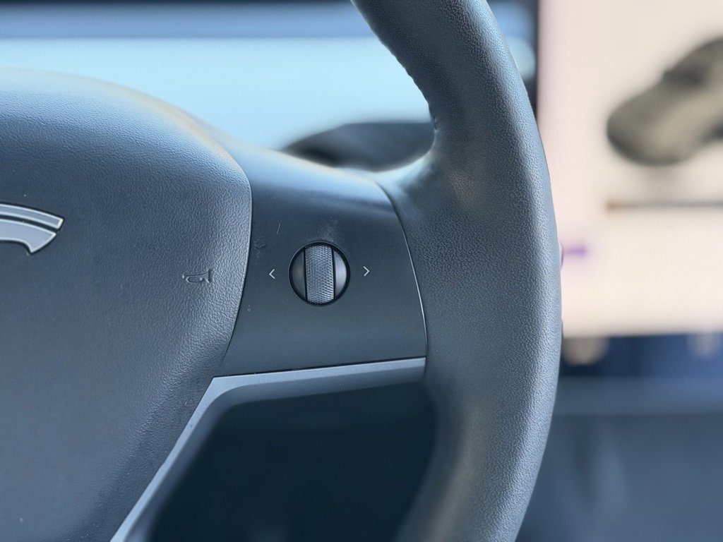 Used 2021 Tesla Model Y Long Range image 44