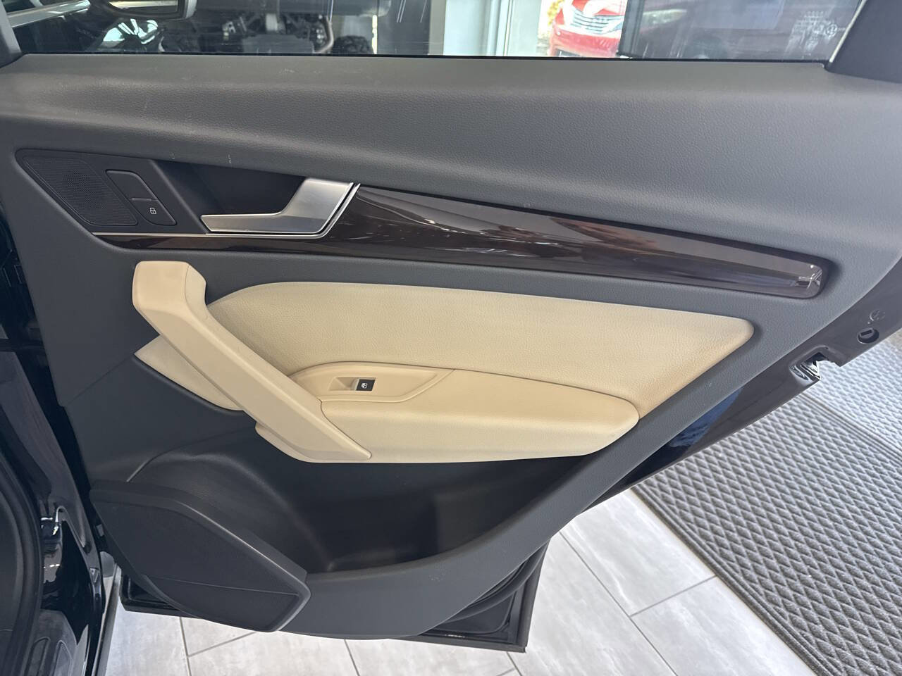 Used 2018 Audi Q5 2.0T Premium Plus w/ Premium Plus Package image 31