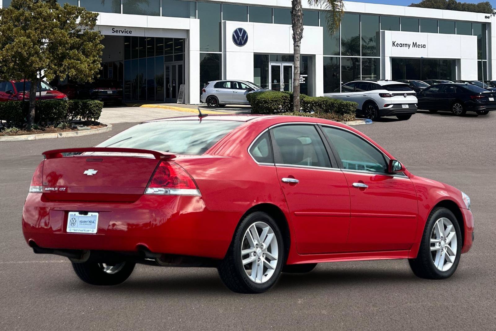 Used 2013 Chevrolet Impala LTZ FWD image 4