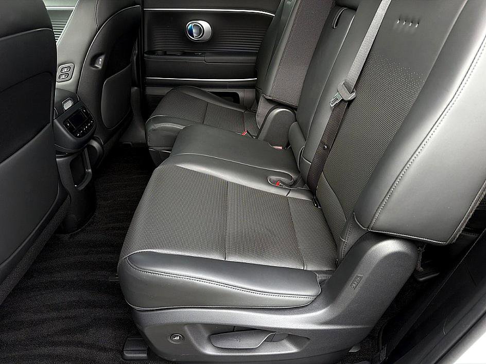 New 2026 Hyundai Ioniq 9 SEL image 7