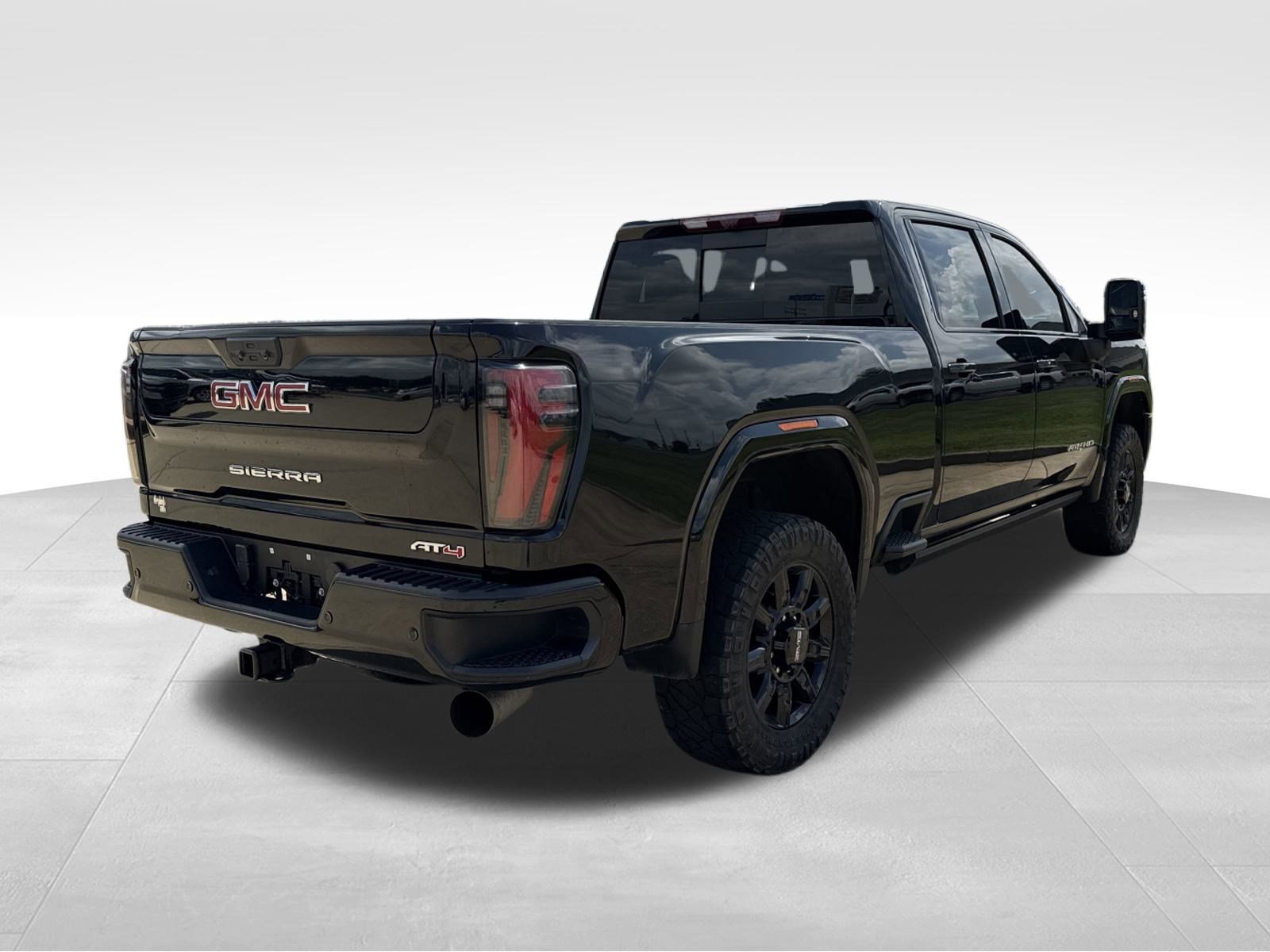 Used 2024 GMC Sierra 2500 AT4 w/ AT4 Premium Plus Package image 5