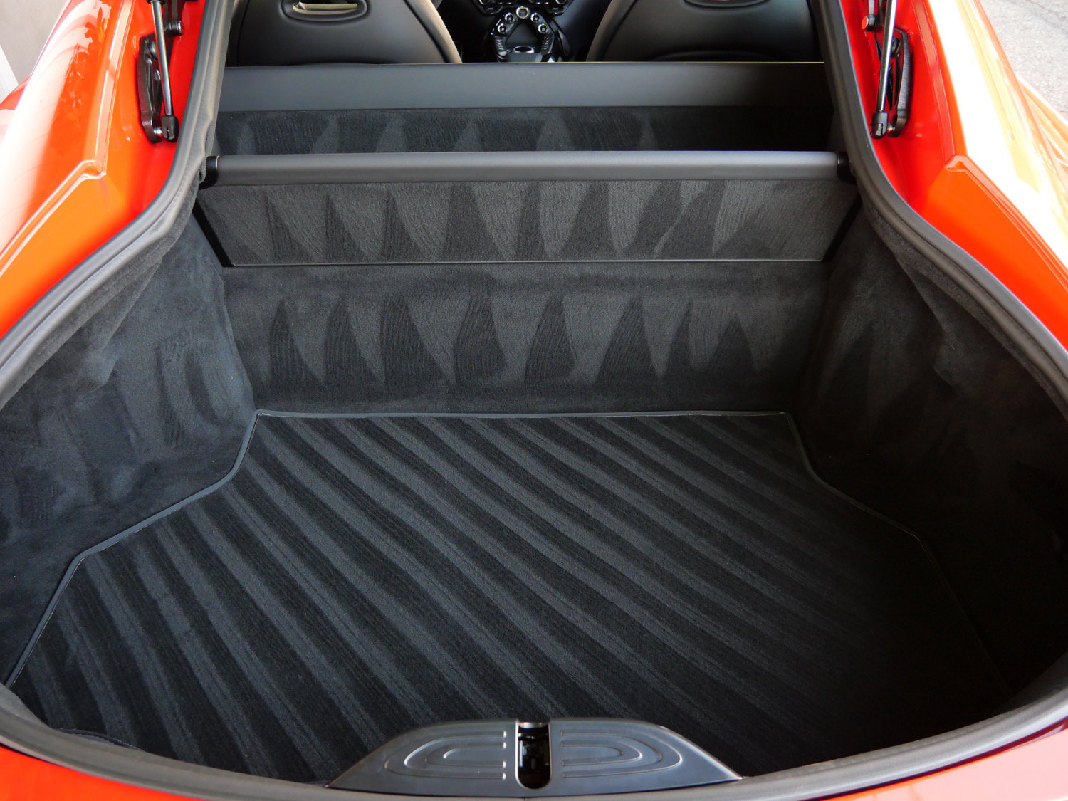 Used 2022 Aston Martin V8 Vantage Coupe RWD image 21