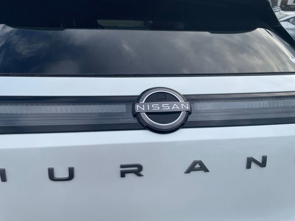 Certified 2025 Nissan Murano SV image 12
