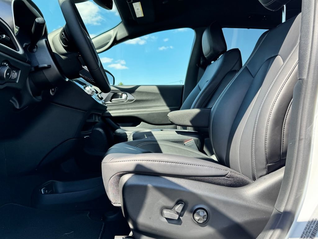 New 2026 Chrysler Pacifica Select image 17