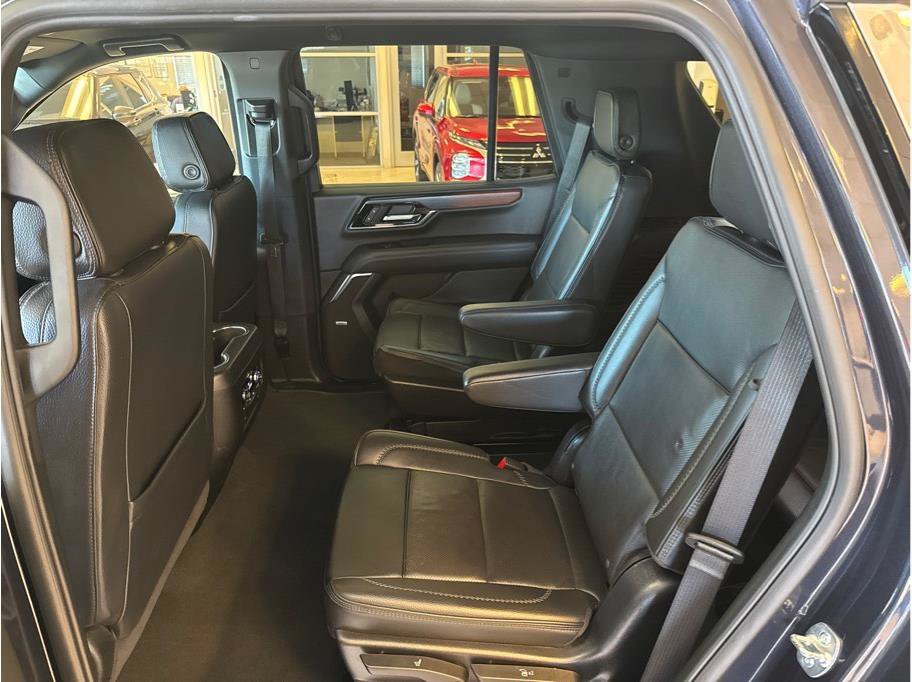 Used 2025 GMC Yukon Denali AWD/4WD image 24