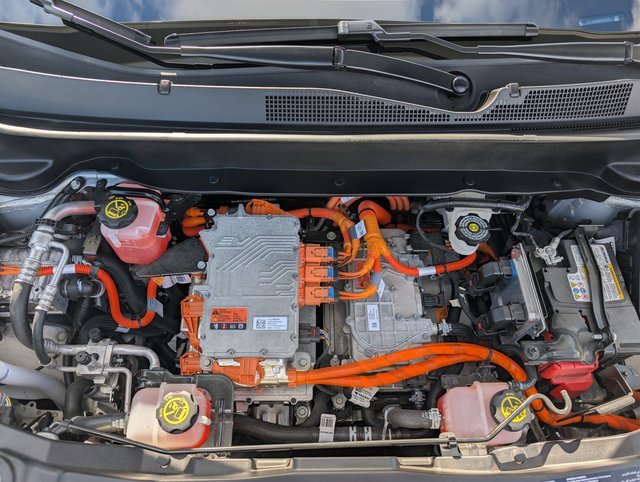 Used 2023 Chevrolet Bolt EUV LT w/ Comfort Package image 26