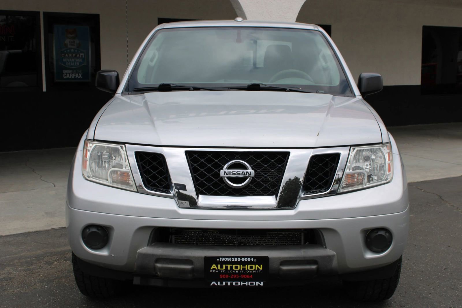 Used 2014 Nissan Frontier SV image 3