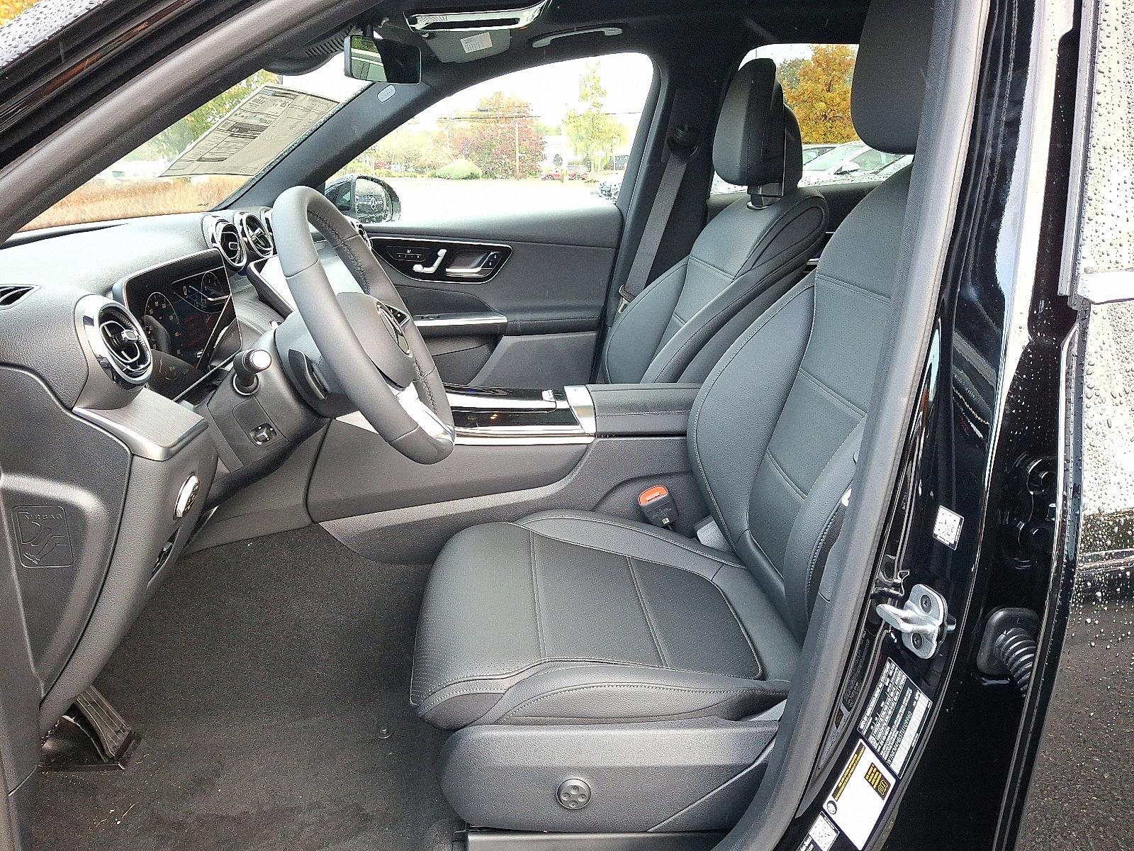 Used 2026 Mercedes-Benz GLC 300 4MATIC image 8