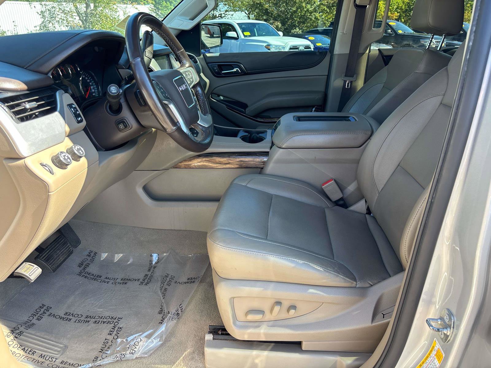Used 2019 GMC Yukon XL SLT w/ Open Road Package image 7
