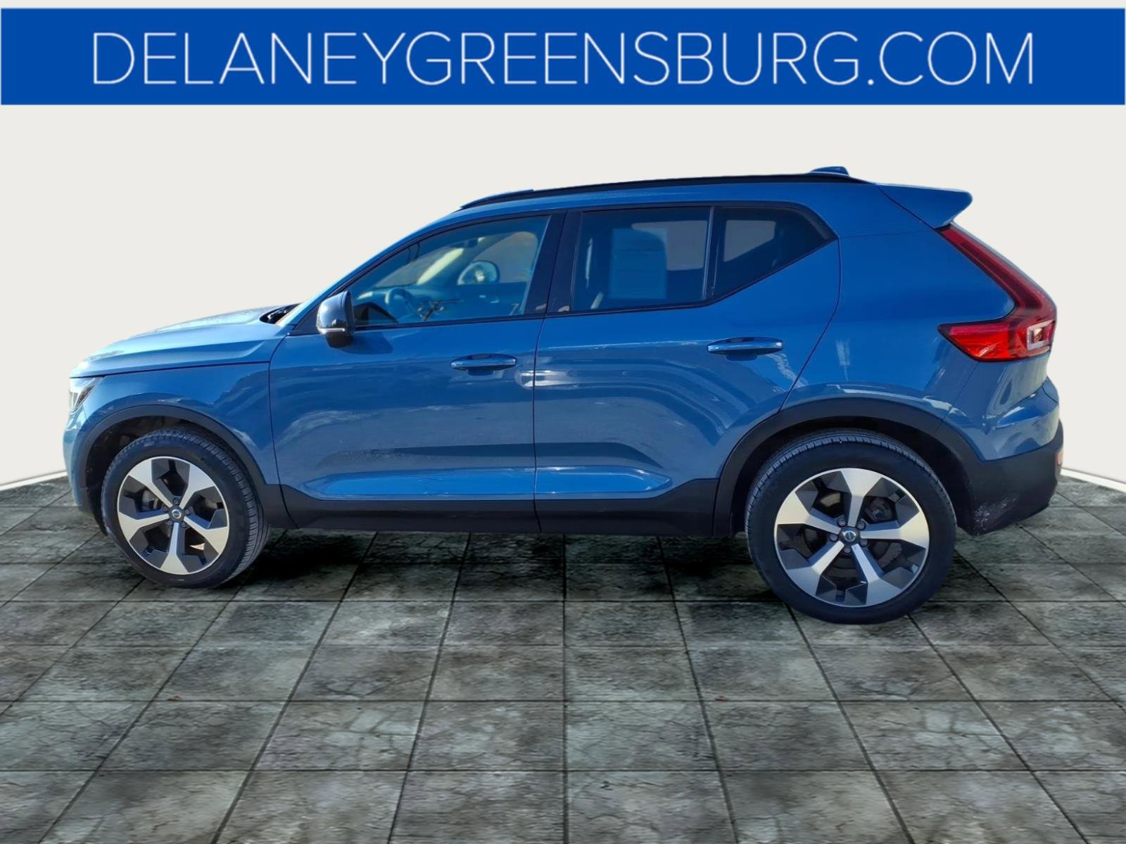 Certified 2023 Volvo XC40 B5 Plus w/ Driver Assist Package image 6
