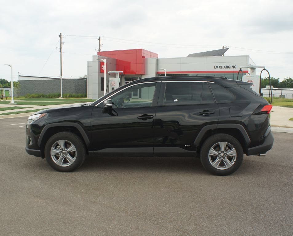 Used 2025 Toyota RAV4 XLE w/ Weather Package AWD/4WD image 13