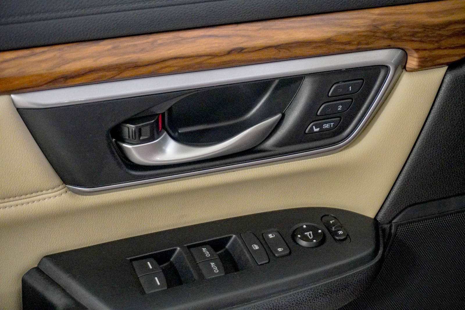 Used 2017 Honda CR-V EX-L image 18