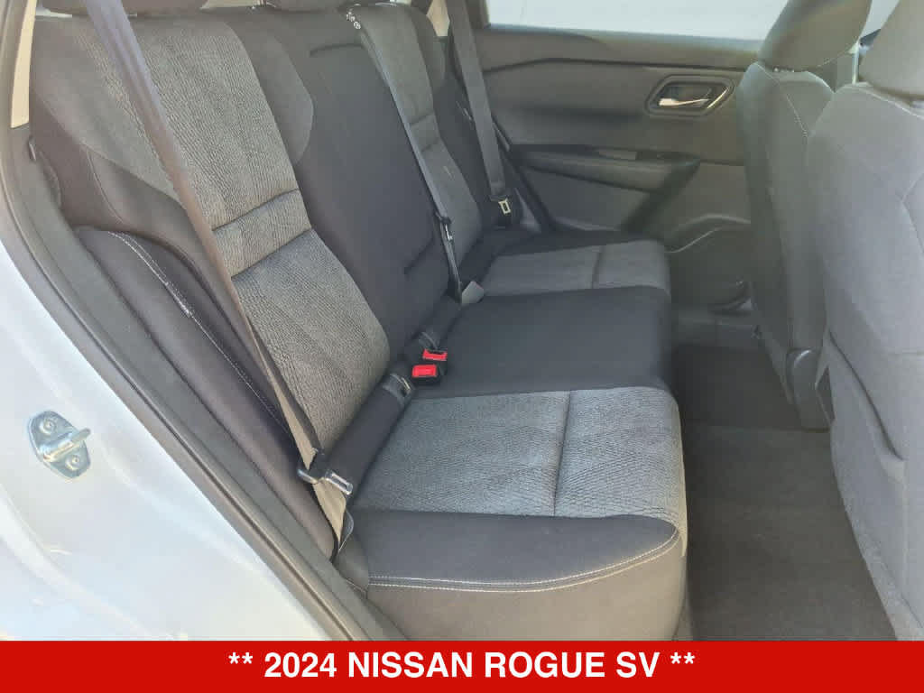 Used 2024 Nissan Rogue SV AWD/4WD image 19