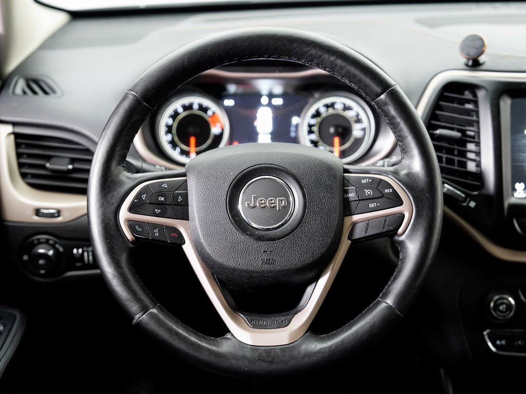 Used 2017 Jeep Cherokee Limited image 11