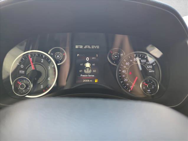 Used 2024 RAM 2500 Tradesman w/ Chrome Appearance Group AWD/4WD image 9