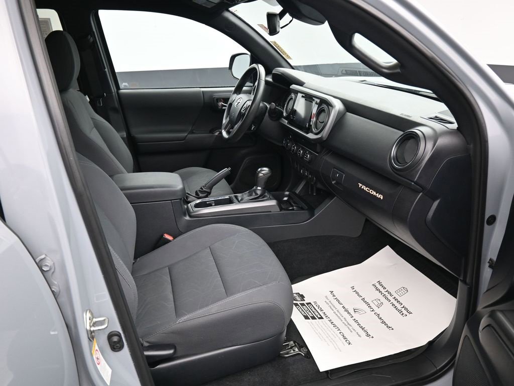 Used 2019 Toyota Tacoma TRD Off-Road image 12
