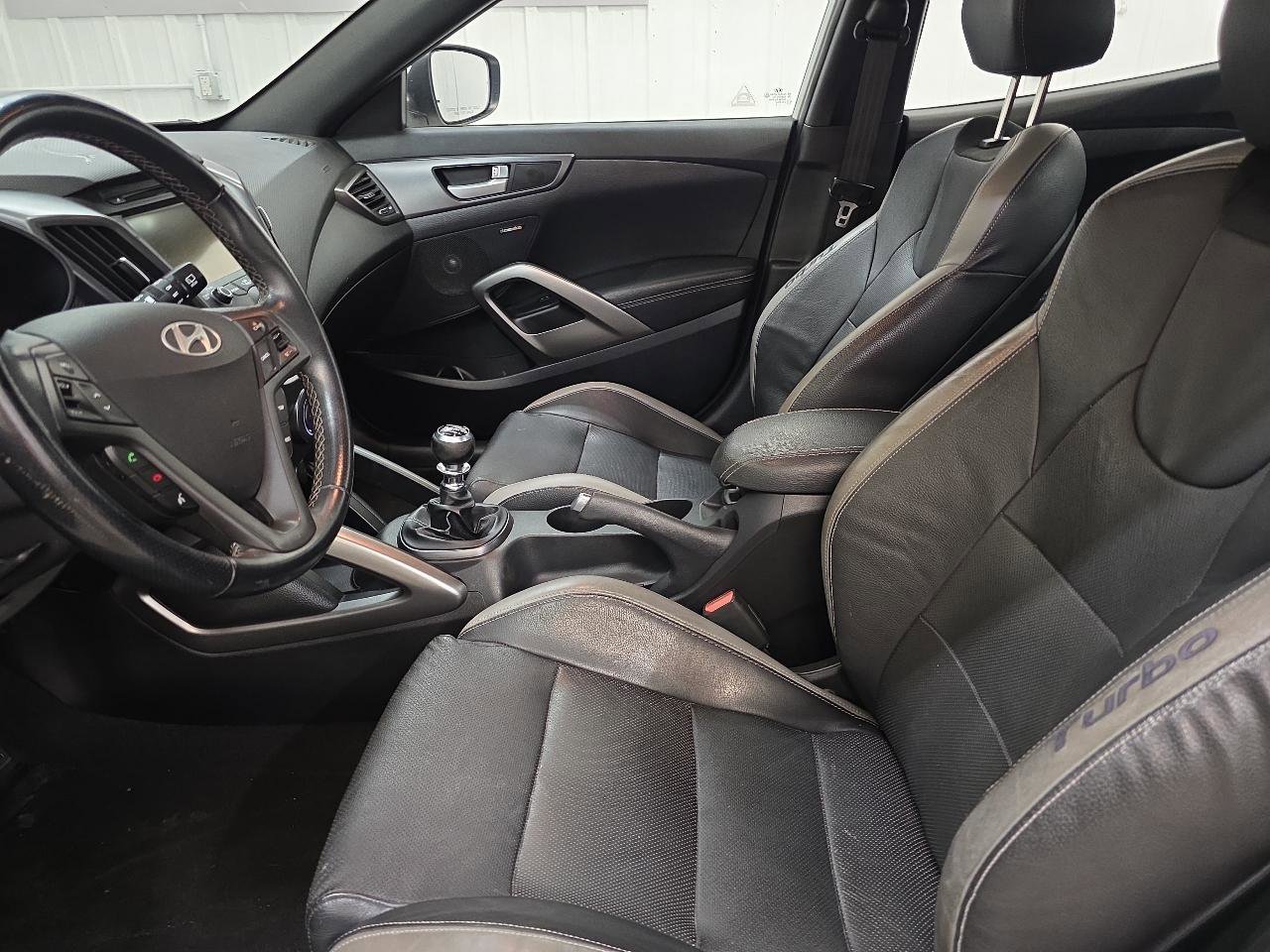 Used 2016 Hyundai Veloster Turbo FWD image 22
