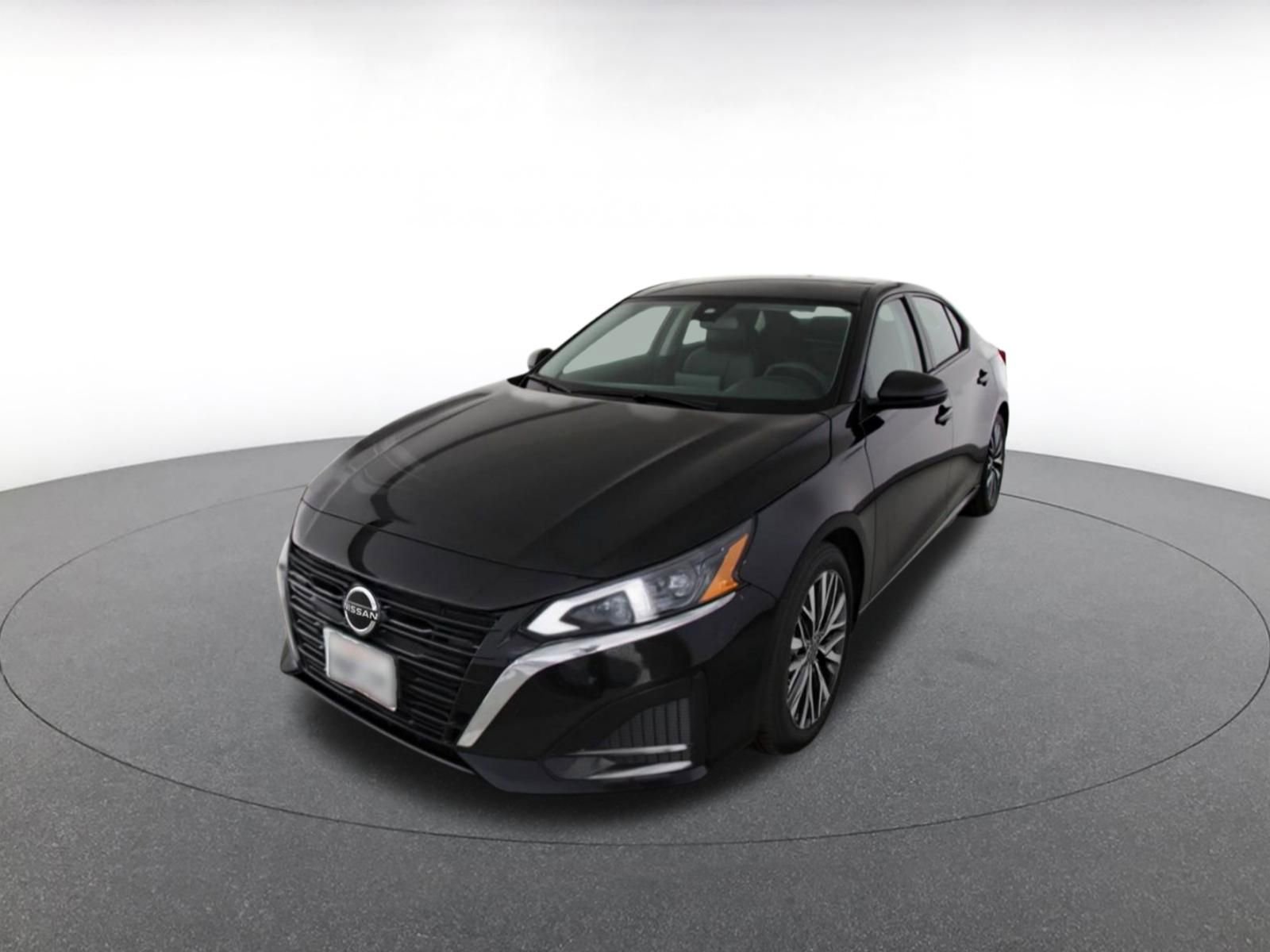 Used 2025 Nissan Altima 2.5 SV FWD image 3