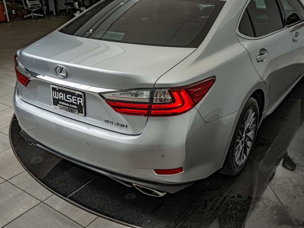 Used 2018 Lexus ES 350 w/ Premier Package FWD image 16