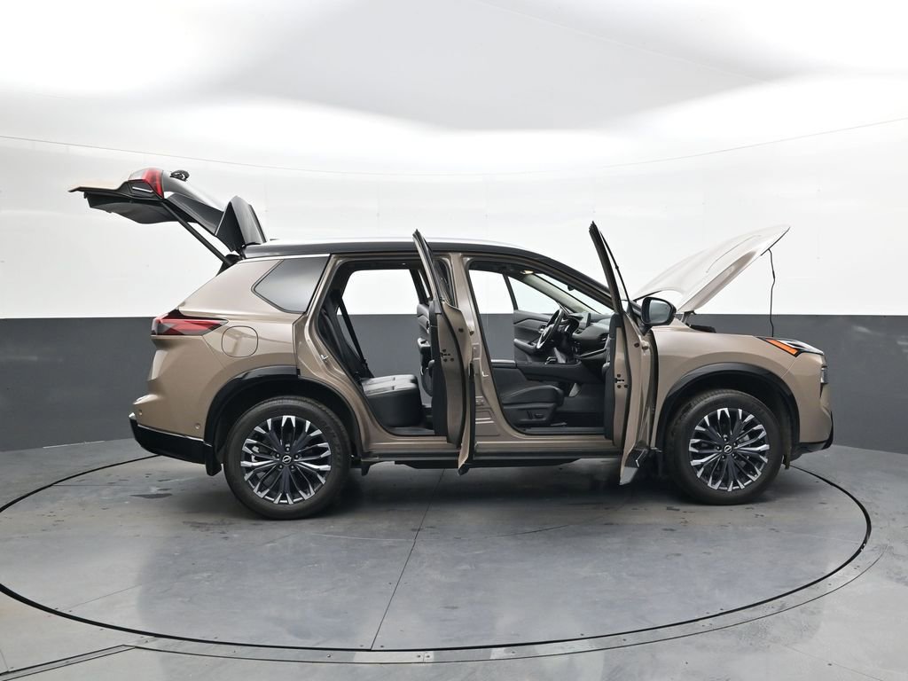 Used 2024 Nissan Rogue Platinum image 39
