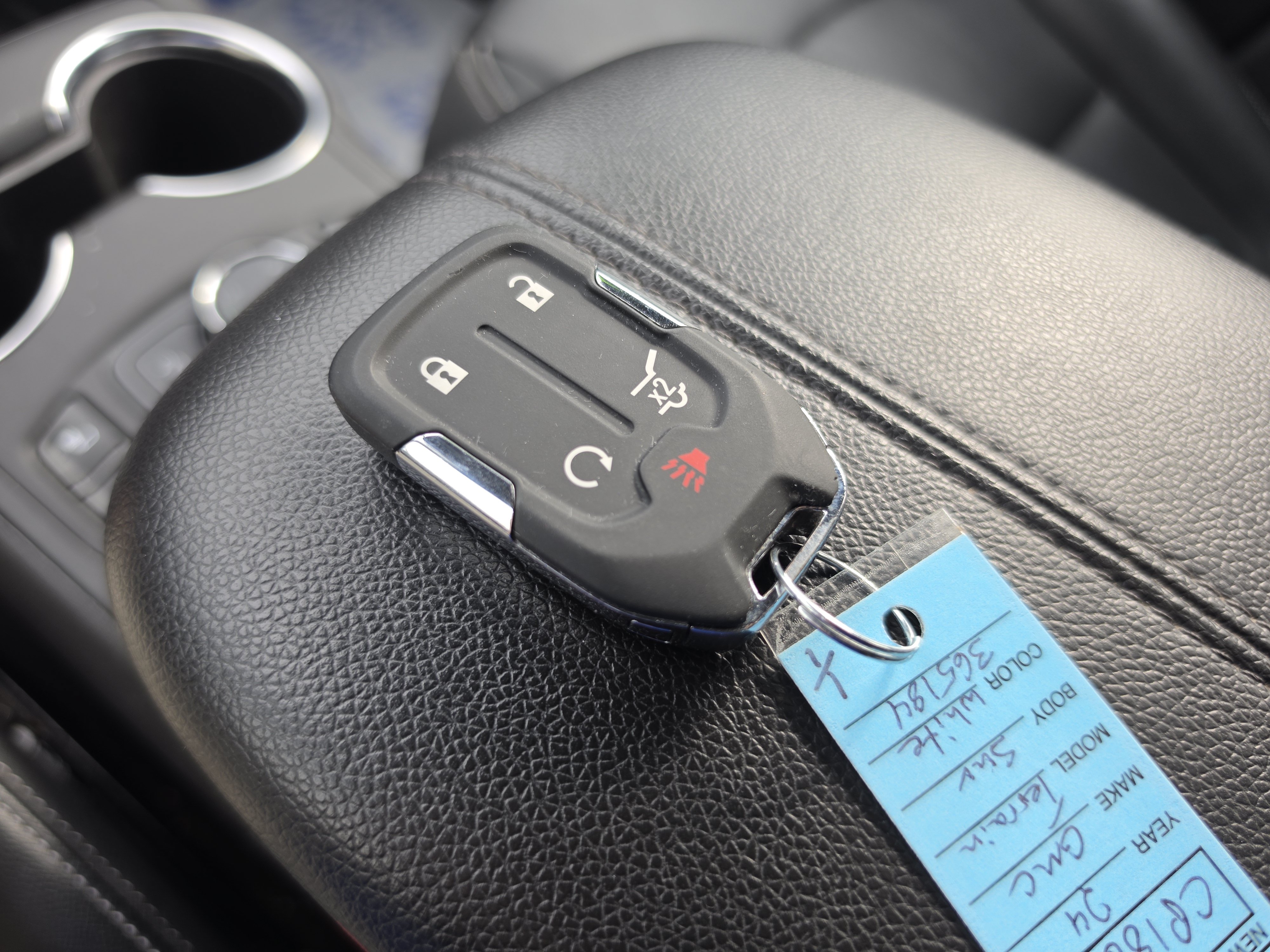 Used 2024 GMC Terrain SLT AWD/4WD image 32
