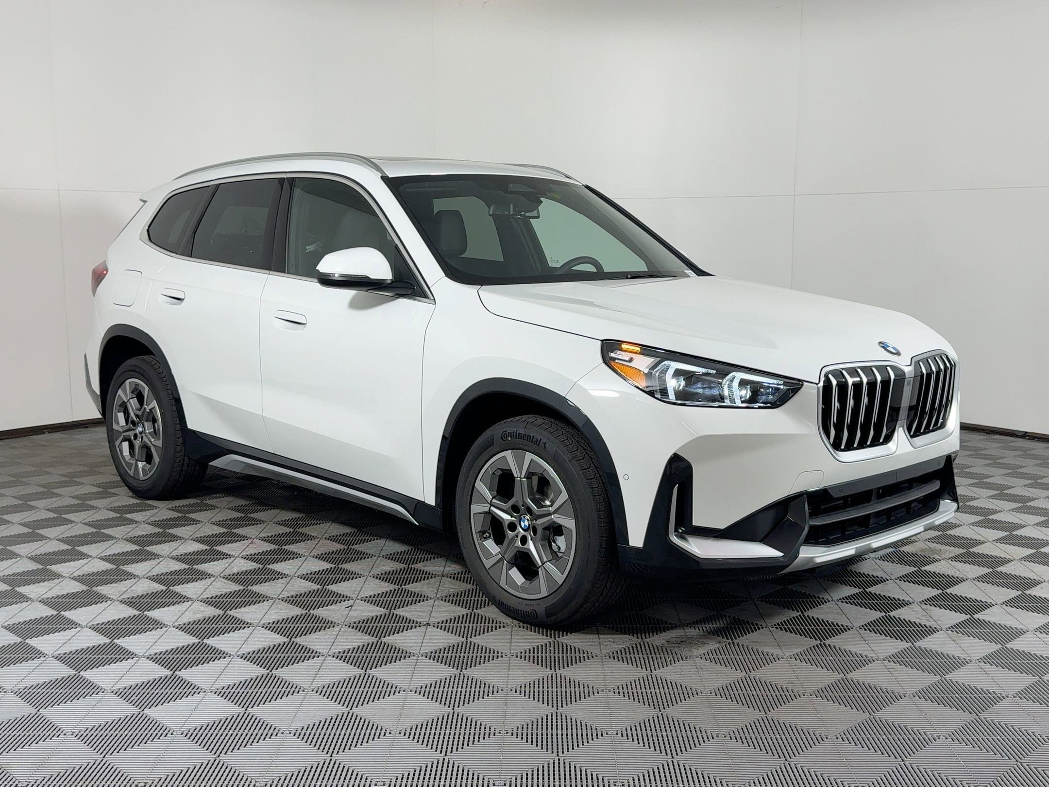 Used 2026 BMW X1 xDrive28i w/ Convenience Package image 7