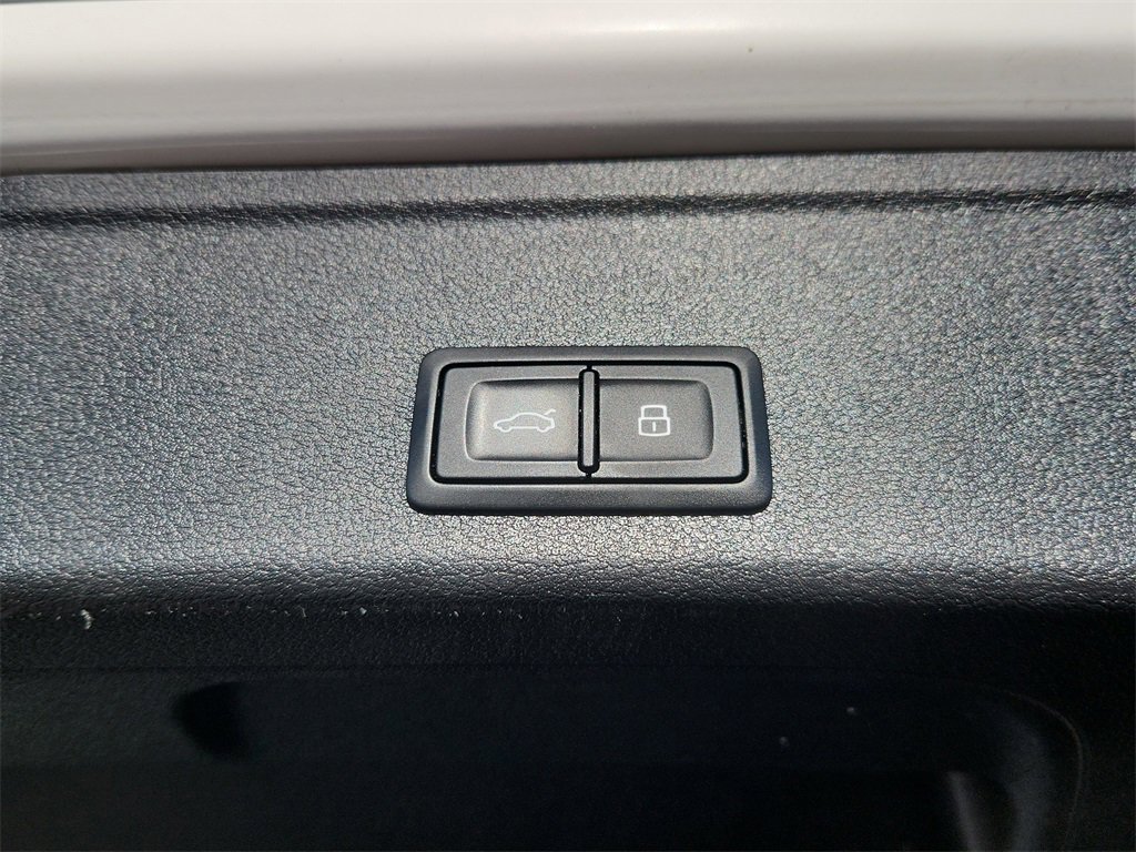 Used 2017 Audi A4 2.0T allroad Prestige image 13