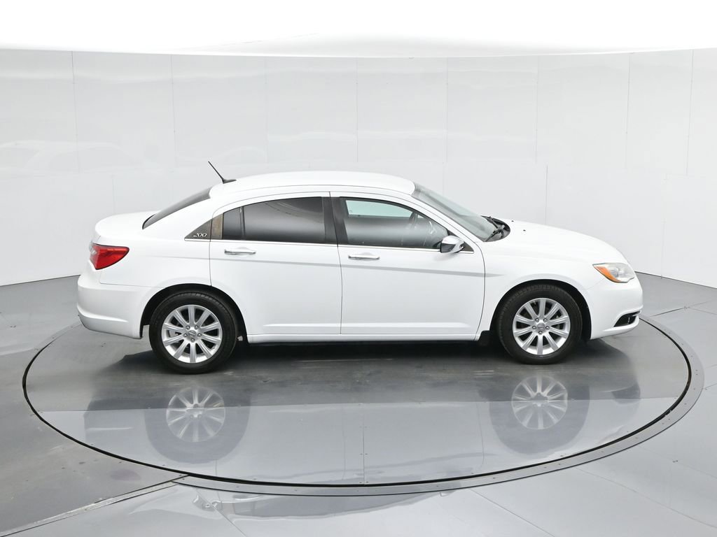 Used 2014 Chrysler 200 Limited image 40