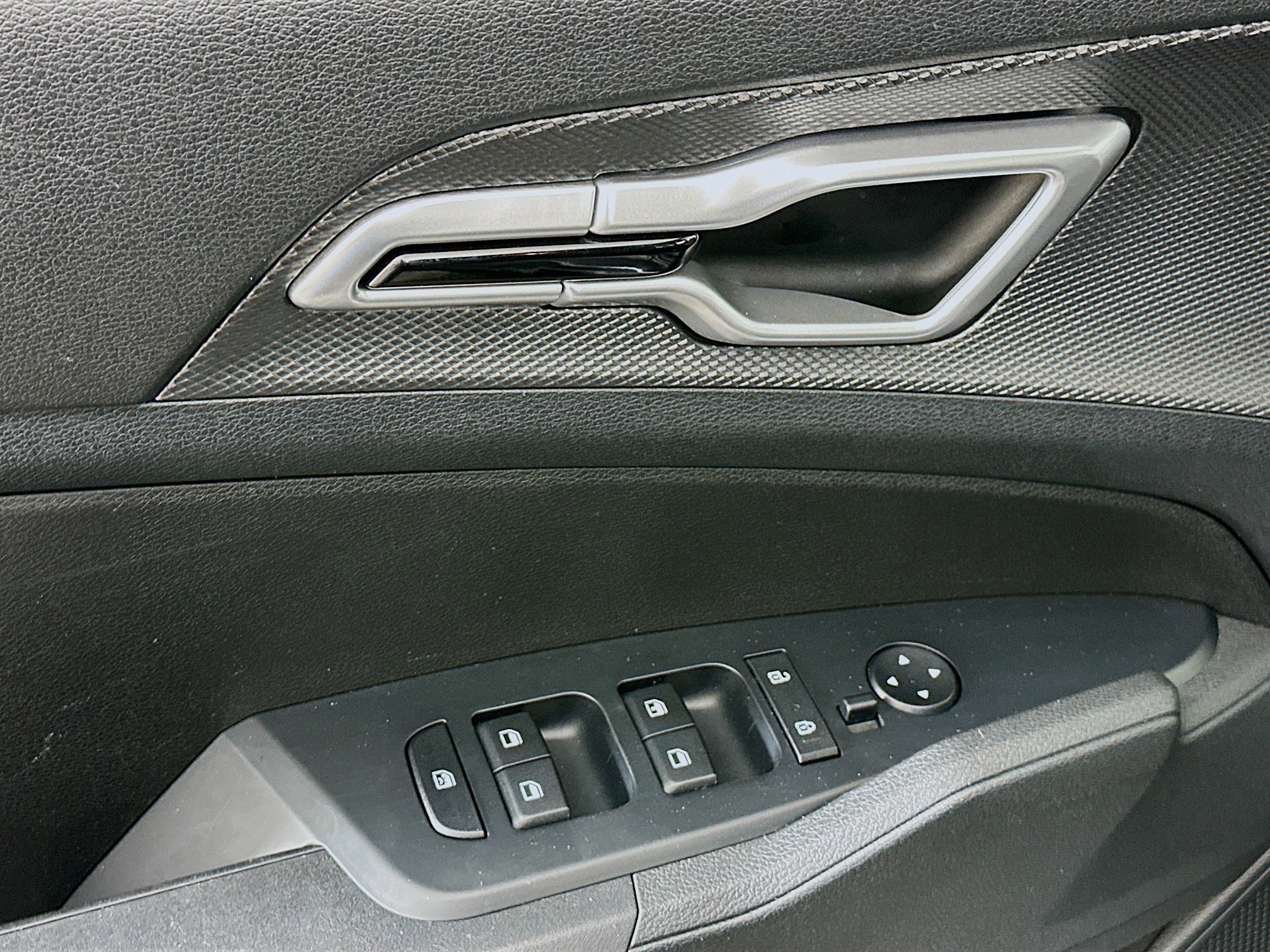 Used 2025 Kia Sportage LX image 15