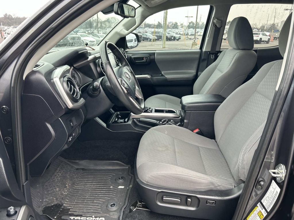 Used 2020 Toyota Tacoma SR5 image 20