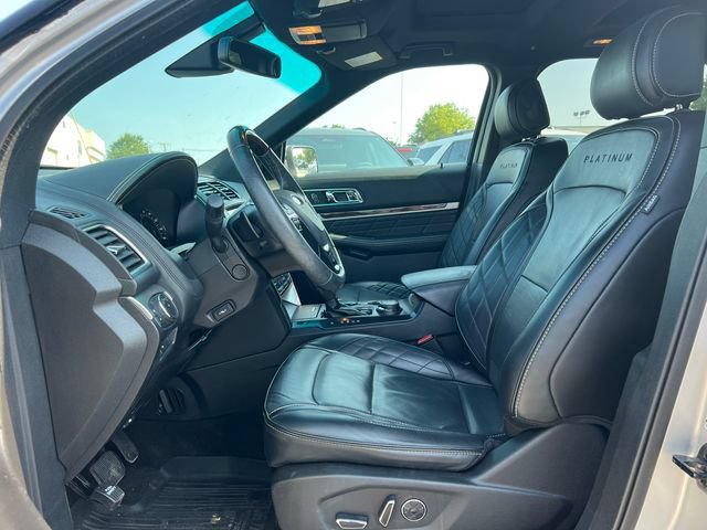Used 2017 Ford Explorer Platinum AWD/4WD image 3