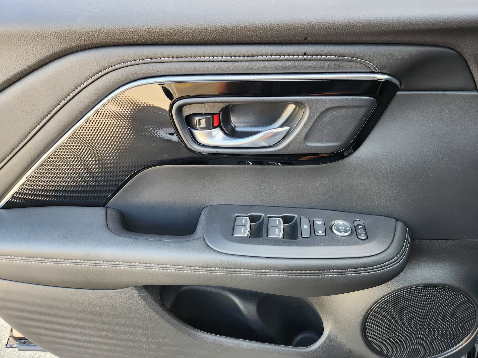 Used 2025 Acura ADX FWD image 23