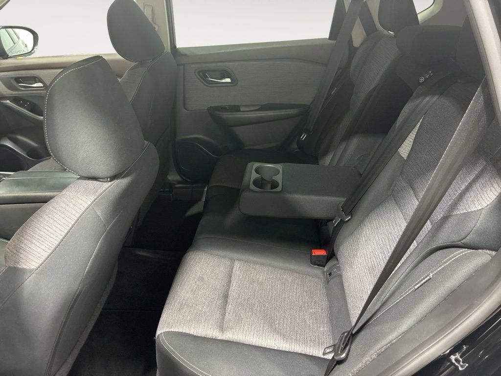 Used 2023 Nissan Rogue SV FWD image 9
