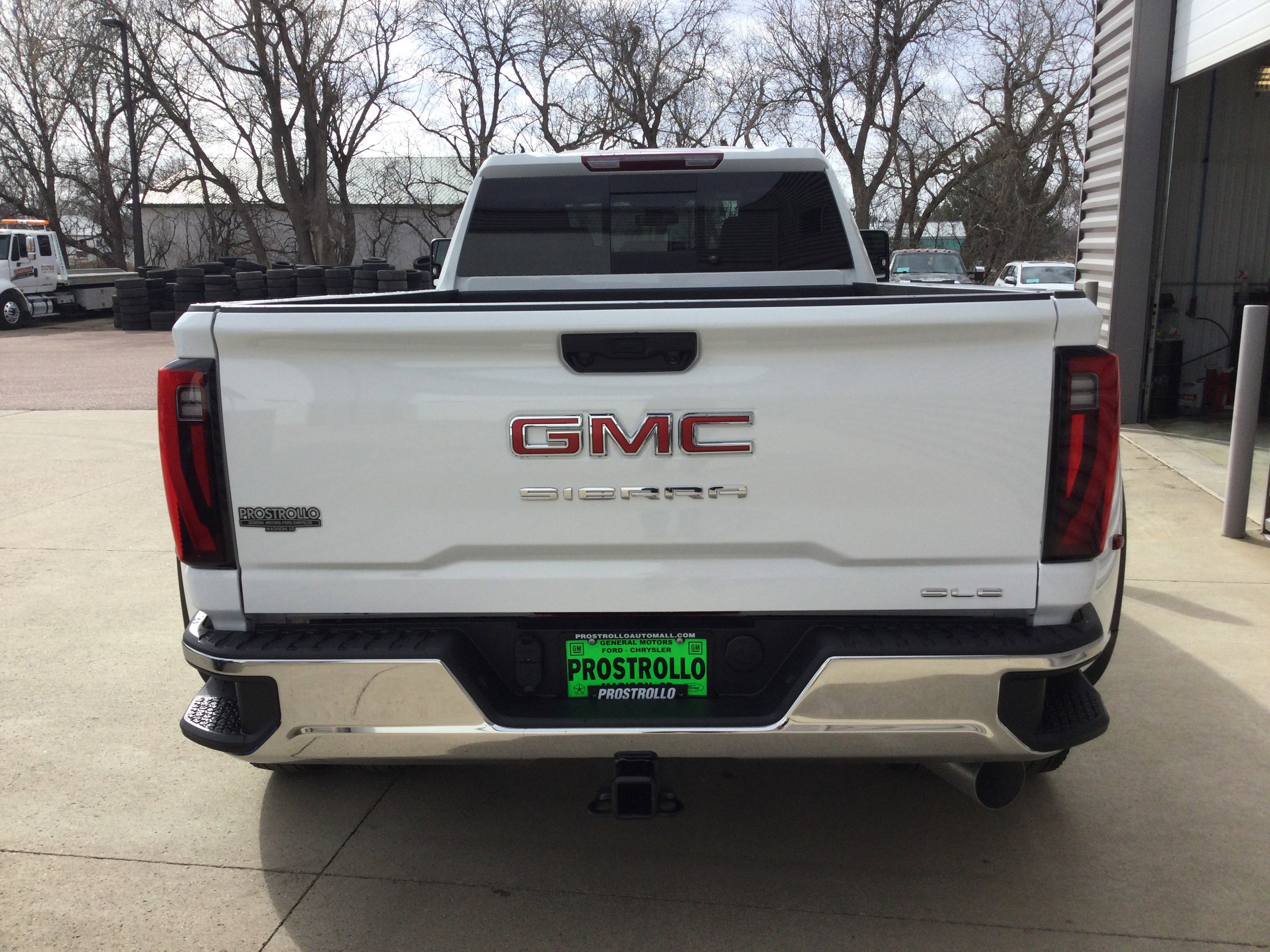 New 2026 GMC Sierra 3500 SLE w/ SLE Value Package AWD/4WD image 4
