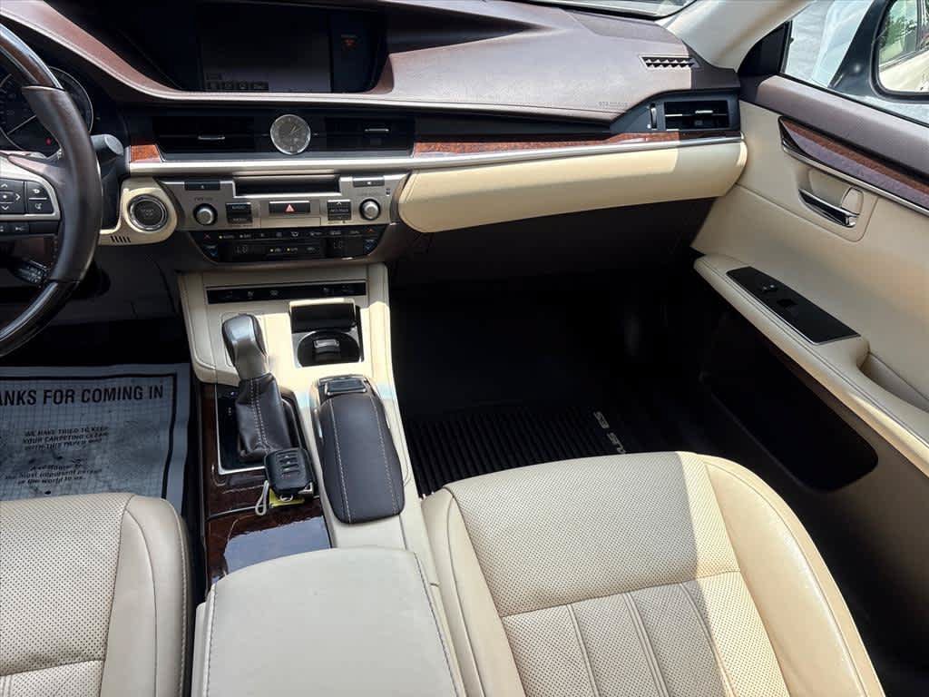 Used 2016 Lexus ES 350 w/ Luxury Package w/Wood Trim FWD image 5